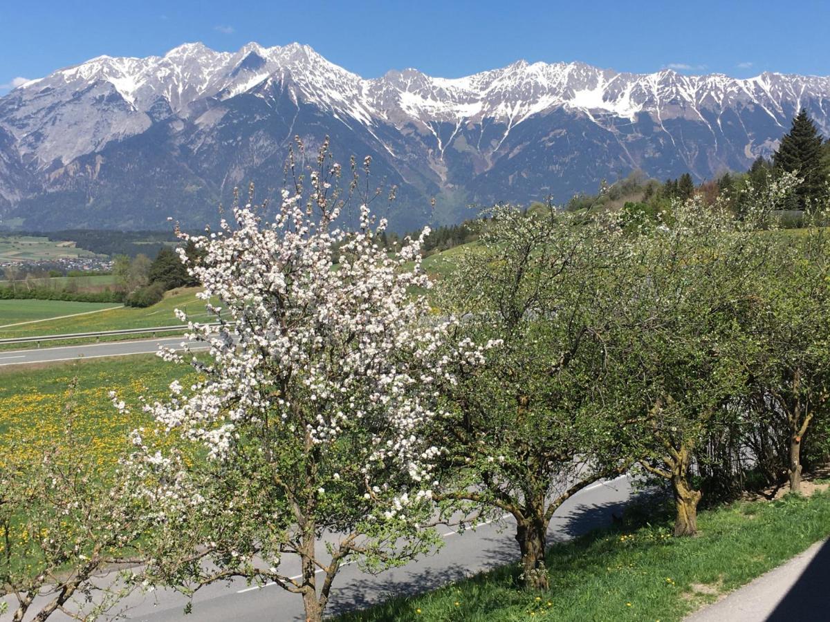 Apartment Wiesenhof - Natur & Weitblick Ueber Innsbruck - Ladestation Fuer Elektroautos מראה חיצוני תמונה